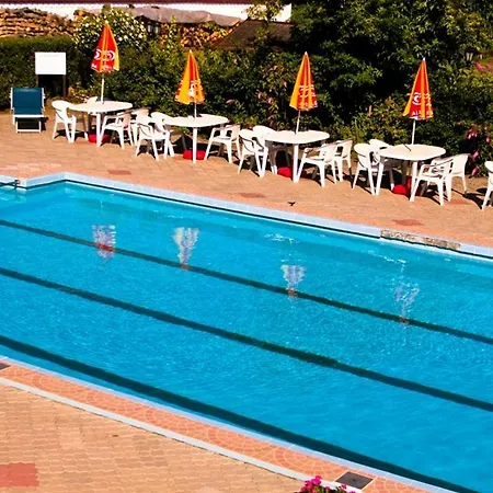 Kronikas Park Fogado موتيل *