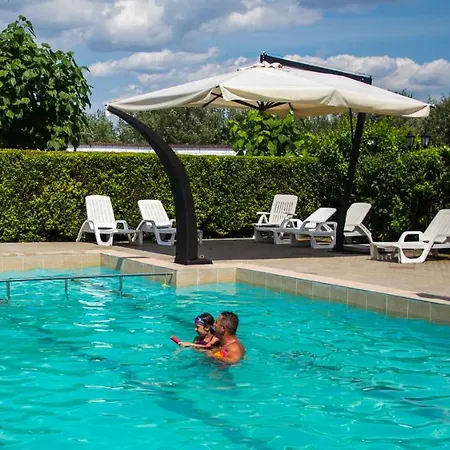 Krónikás Park Motel *