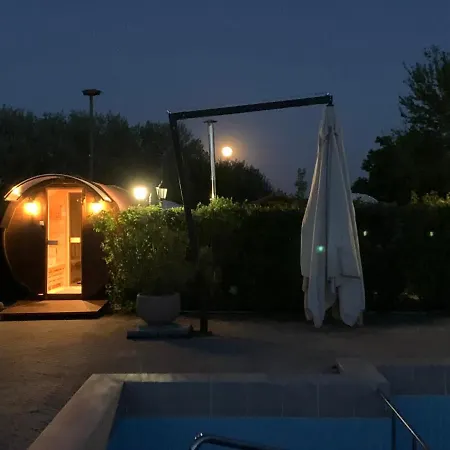 Kronikas Park Fogado