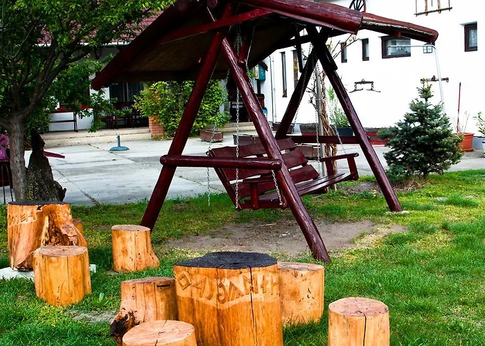 汽车旅馆 Kronikas Park Fogado