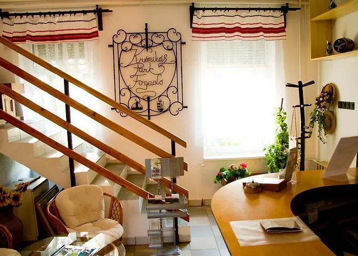 Kronikas Park Fogado 汽车旅馆 Baks