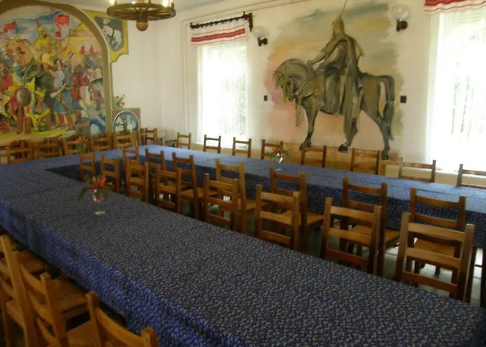 汽车旅馆 Kronikas Park Fogado