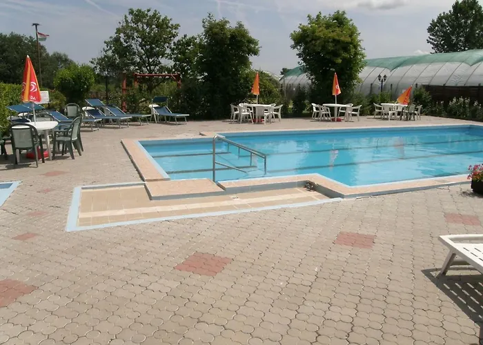 Motel Krónikás Park *